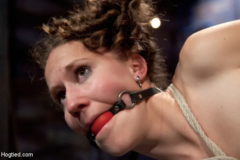 Kink 'かわいい赤い頭はJPとの彼女のマゾヒズムの傾向をテストするThe Pope' 主演 Bonnie Day (写真 12)