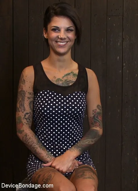 Bonnie Rotten に '- Tamed Whore By JP' from 'Kink' (写真 8) Kink '- Tamed Whore By JP' 主演 Bonnie Rotten (写真 8)