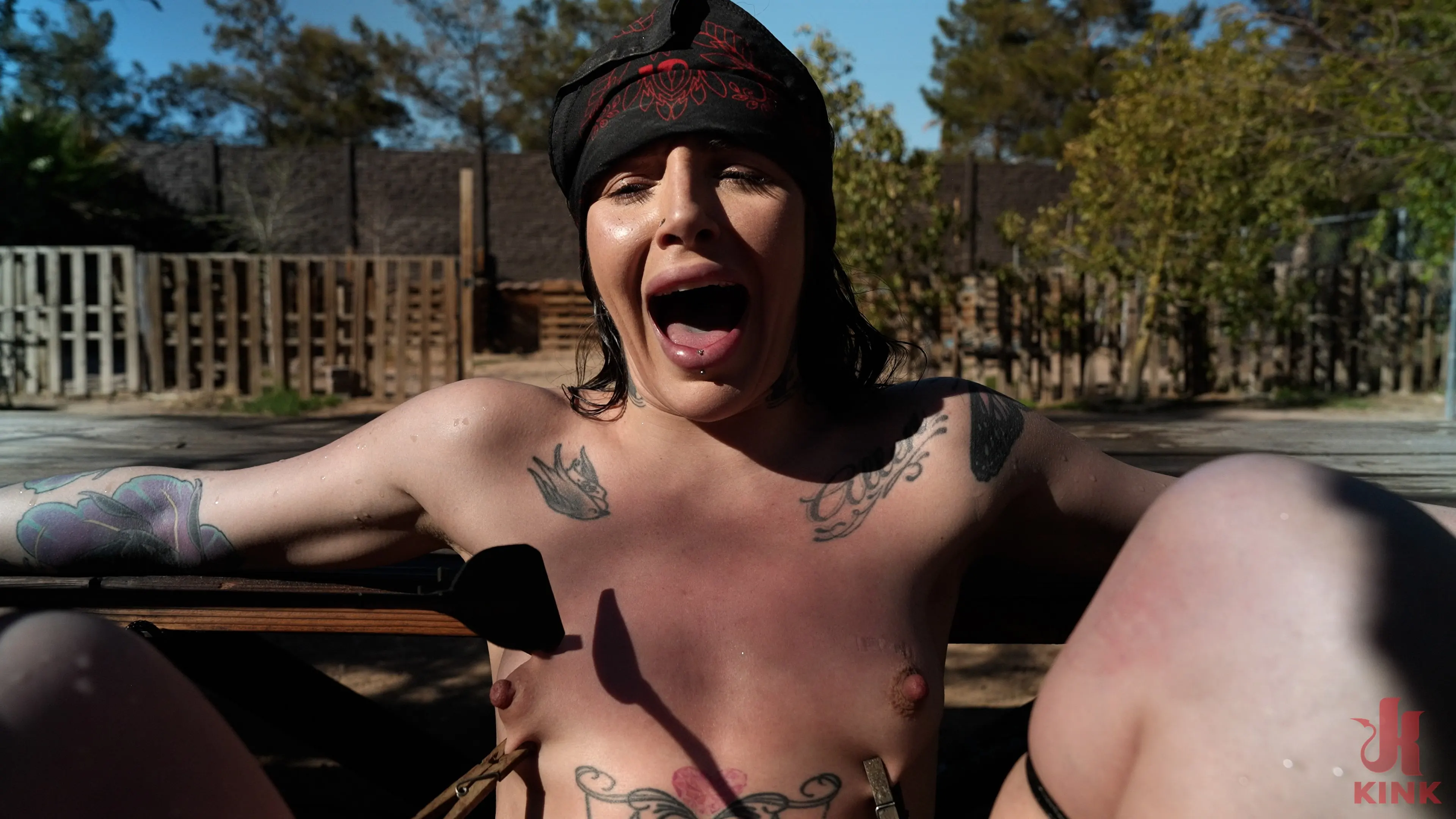 Kink 'Atado y desgastado' protagonizando Brenna McKenna (foto 15)