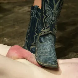 Bridgett Harrington in 'Kink' Bridgett Harrington, Sativa Rose and Benjamin (Thumbnail 4)