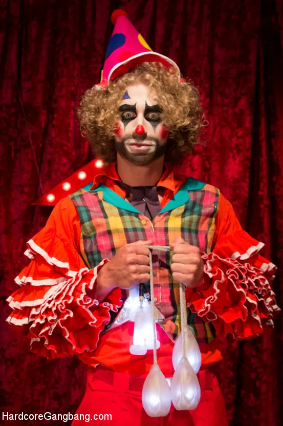 Kink 'gets jam packed by horny filthy circus performers!' starring Britney Amber (Photo 2)