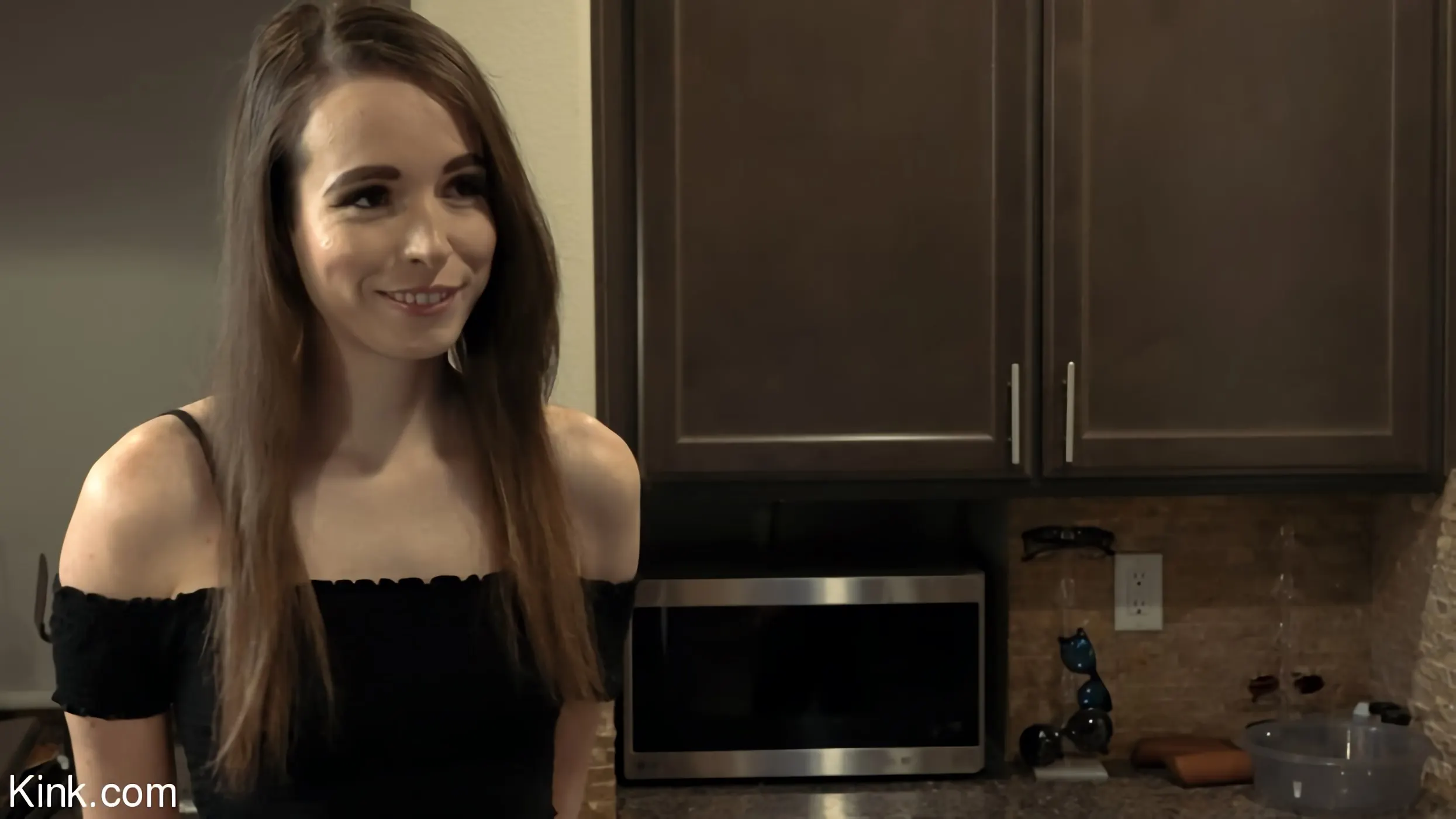 Brooke Johnson に '汚れた愛、エピソード4:従順' from 'Kink' (写真 6) Kink '汚れた愛、エピソード4:従順' 主演 Brooke Johnson (写真 6)