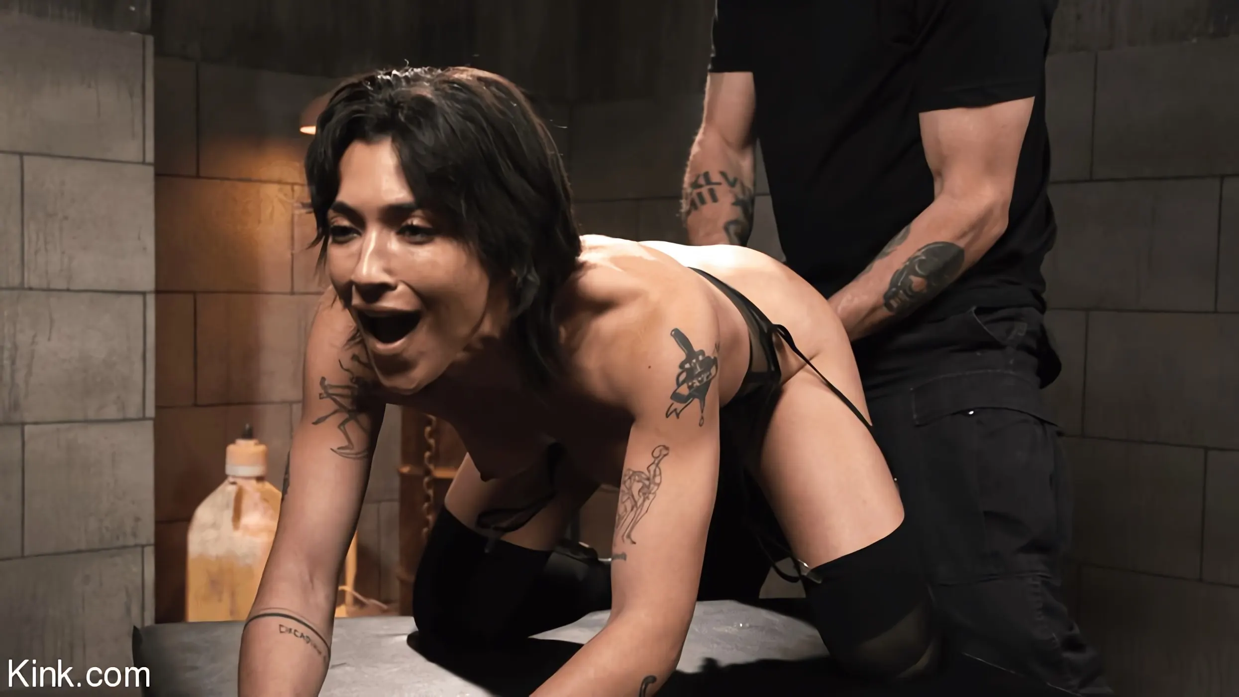 Brooklyn Gray en 'Escuela de sumisión, día uno: Brooklyn Gray' from 'Kink' (foto 18) Kink 'Escuela de sumisión, día uno: Brooklyn Gray' protagonizando Brooklyn Gray (foto 18)