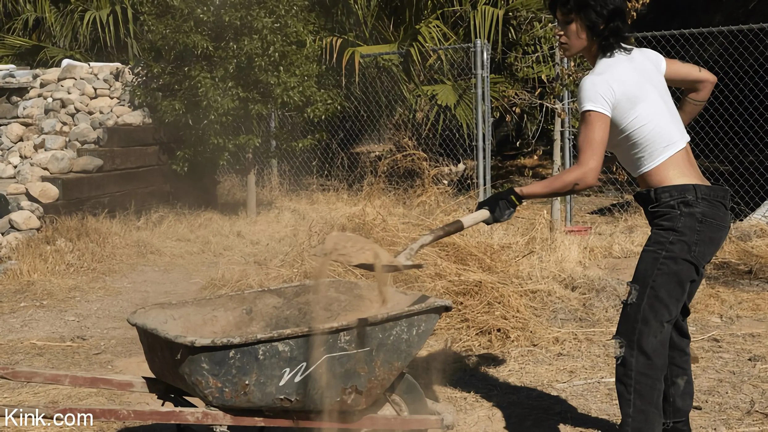 Brooklyn Gray に '提出学校、3日目:ブルックリングレー' from 'Kink' (写真 7) Kink '提出学校、3日目:ブルックリングレー' 主演 Brooklyn Gray (写真 7)