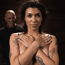 Brooklyn Gray en Escuela de sumisión, día dos: Brooklyn Gray (foto 7) Brooklyn Gray en 'Kink' Escuela de sumisión, día dos: Brooklyn Gray (Miniatura 7)