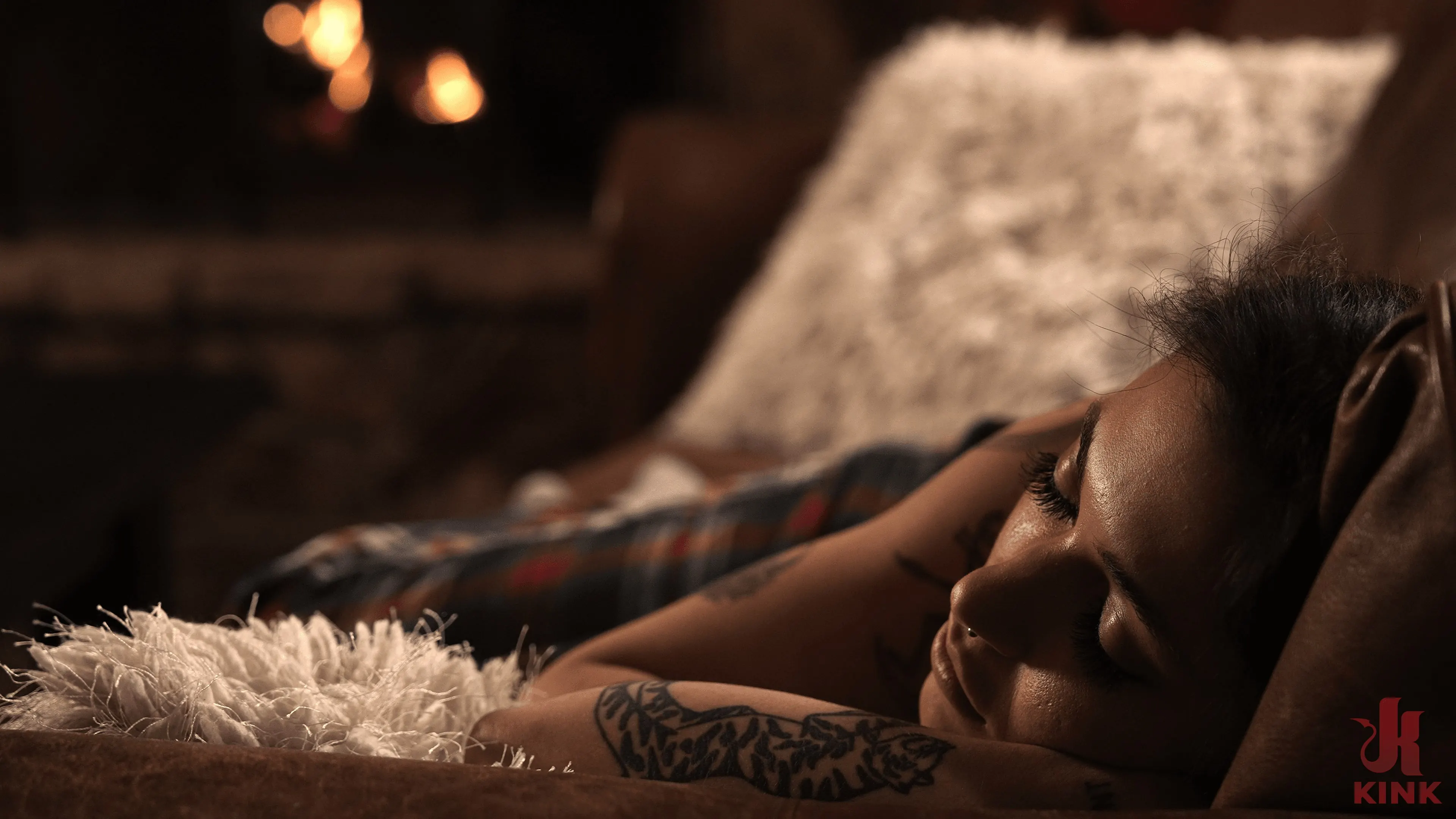 Brooklyn Gray に 'いたずらリスト:ブルックリングレーとトミーピストル' from 'Kink' (写真 6) Kink 'いたずらリスト:ブルックリングレーとトミーピストル' 主演 Brooklyn Gray (写真 6)