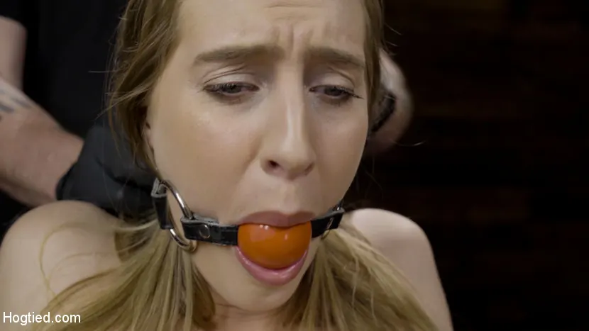 Kink 'in Brutally Devastating Torment and Bondage' 主演 Cadence Lux (写真 1)