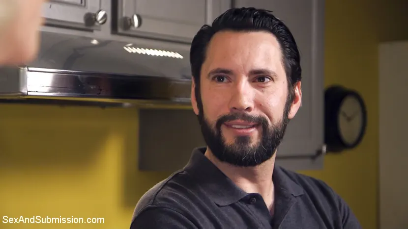 Cadence Lux に '義理の娘!' from 'Kink' (写真 3) Kink '義理の娘!' 主演 Cadence Lux (写真 3)