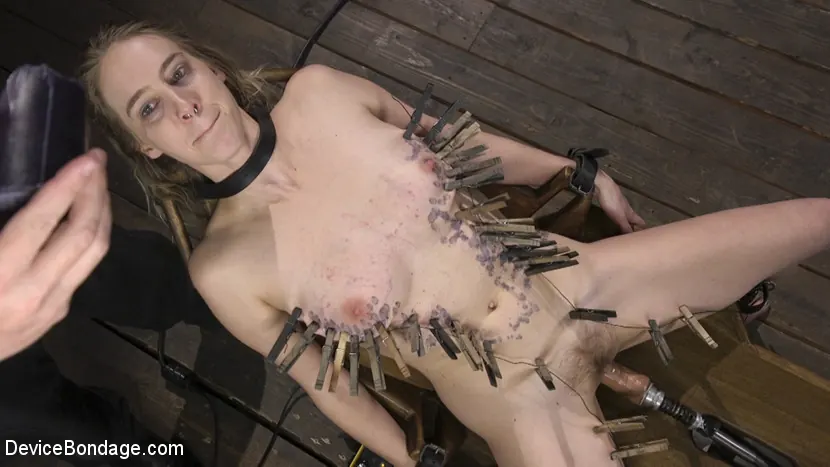 Kink 'Cadence Luxeの破壊' 主演 Cadence Lux (写真 1)