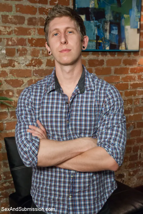 Kink 'Burglary Alert' starring Cameron Dee (Photo 10)