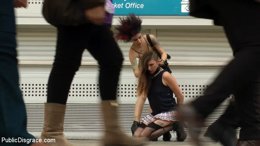 Kink 'Puta anal humillada y follada al aire libre' protagonizando Camil Core (foto 15)