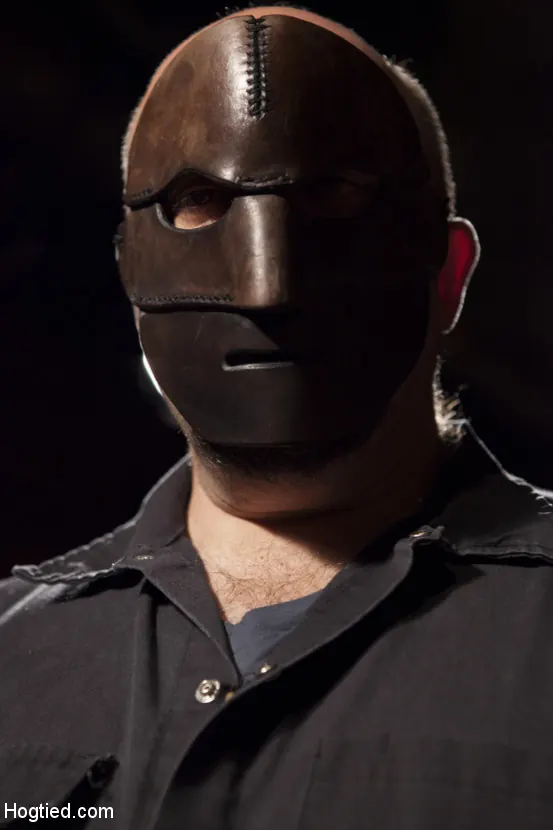 Kink 'Anal Hooked and Gagged' protagonizando Casey Calvert (foto 10)