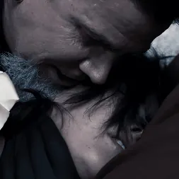 Casey Calvert en 'Kink' Diario de un loco, temporada 2, episodio 1: Malas decisiones (Miniatura 14)