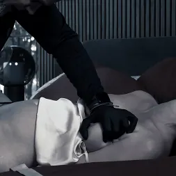 Casey Calvert en 'Kink' Diario de un loco, temporada 2, episodio 1: Malas decisiones (Miniatura 19)