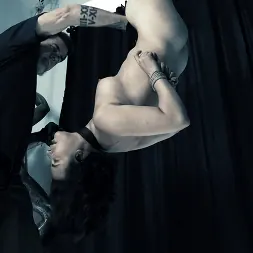 Casey Calvert en 'Kink' Diario de un loco, temporada 2, episodio 2: Aprendiendo a las malas (Miniatura 9)