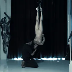 Casey Calvert en 'Kink' Diario de un loco, temporada 2, episodio 2: Aprendiendo a las malas (Miniatura 10)