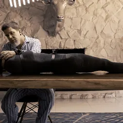 Casey Calvert en 'Kink' Diario de un loco, temporada 2, episodio 3: Un giro a peor (Miniatura 11)