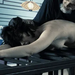 Casey Calvert en 'Kink' Diario de un loco, temporada 2, episodio 3: Un giro a peor (Miniatura 28)