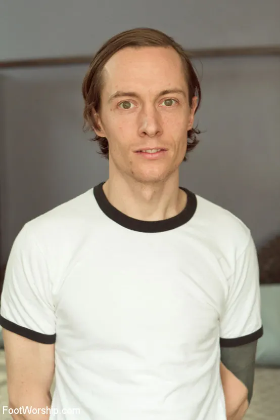 Kink 'Investigación sobre el sexo con los pies 2: pisoteo' protagonizando Casey Calvert (foto 1)