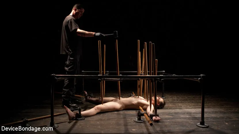 Kink 'Hacia la oscuridad' protagonizando Casey Calvert (foto 3)