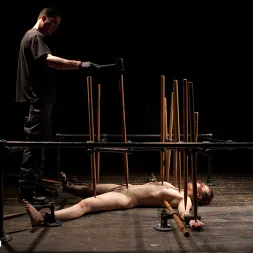 Casey Calvert en 'Kink' Hacia la oscuridad (Miniatura 3)