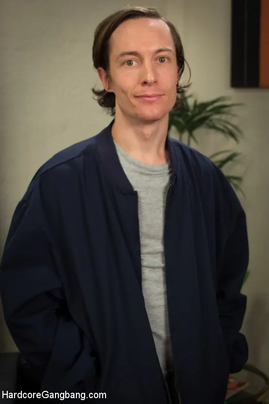 Kink '¡No es otra película porno! Colegiala cachonda follada por pollas gruesas de fantasía porno' protagonizando Casey Calvert (foto 4)