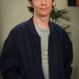 Casey Calvert en 'Kink' ¡No es otra película porno! Colegiala cachonda follada por pollas gruesas de fantasía porno (Miniatura 4)