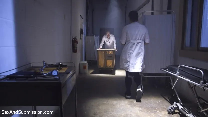 Kink 'El policía sucio' protagonizando Casey Calvert (foto 5)