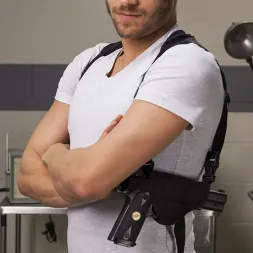 Casey Calvert en 'Kink' El policía sucio (Miniatura 14)