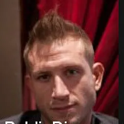 Cassandra Nix en 'Kink' Zorra dolorida se entrega a una follada anal en público (Miniatura 14)