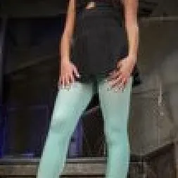 Cassandra Nix en 'Kink' Zorra dolorida se entrega a una follada anal en público (Miniatura 15)