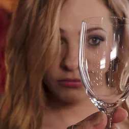 Cassidy Klein en 'Kink' La criada ninfómana sueña con ser follada analmente (Miniatura 10)