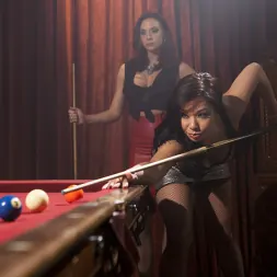 Chanel Preston en 'Kink' Todo o nada: ¡La chica tiburón de la piscina caliente gana un premio de guarrilla! (Miniatura 11)