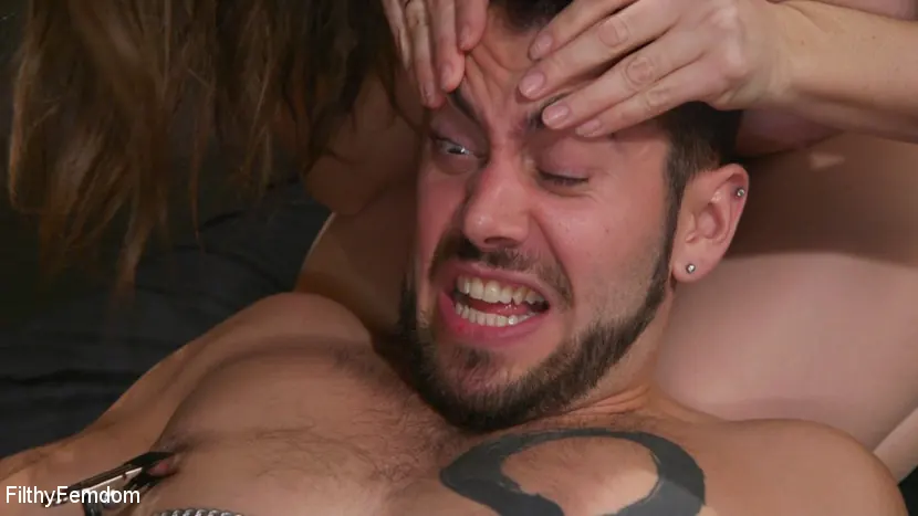 Kink '脅迫：シャネル・プレストンがデイジー・ドゥカティの卑劣な上司への脅迫を手伝う' 主演 Chanel Preston (写真 21)