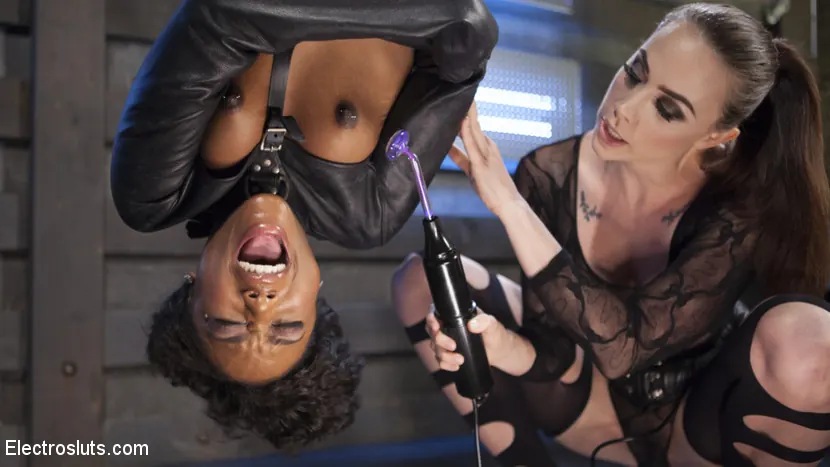 Kink 'ショック・ザ・システム：性的逸脱とレズビアン・エレクトロセックス！' 主演 Chanel Preston (写真 4)