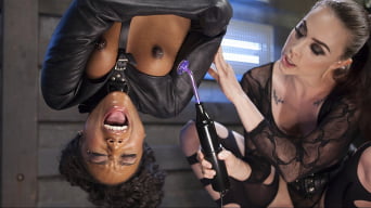 Chanel Preston en 'Shock the System: ¡Pervertida sexual atada y lesbiana electrosexada!'