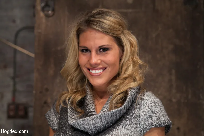 Kink 'セクシーなブロンドの爆弾の殻' 主演 Charisma Cappelli (写真 2)