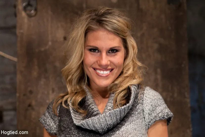 Kink '¡La jugadora de softbol campeona estatal tiene sus enormes tetas atadas, sus pezones sujetados y su cráneo brutalmente follado!' protagonizando Charisma Cappelli (foto 1)