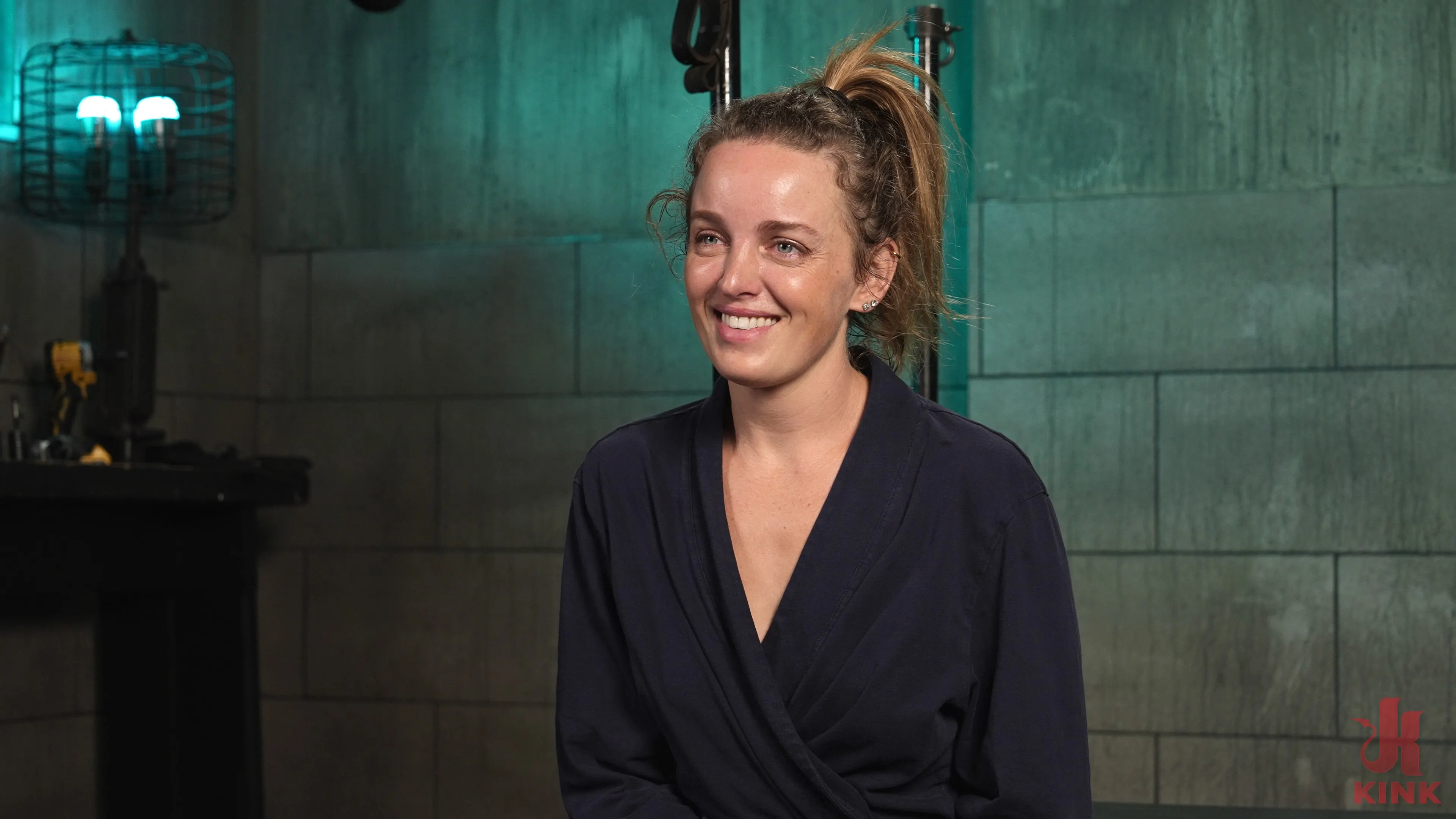 Charlie Forde に 'イク、泣く' from 'Kink' (写真 30) Kink 'イク、泣く' 主演 Charlie Forde (写真 30)