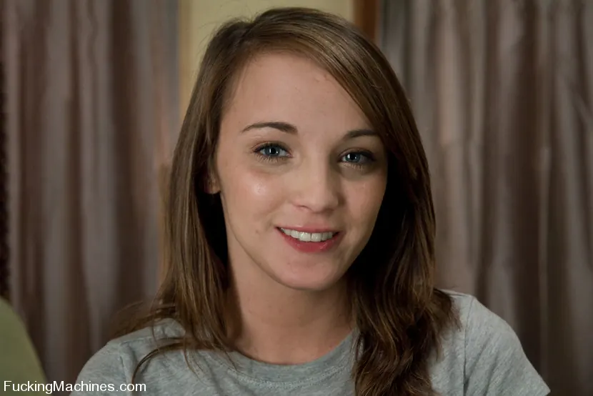 Charlie Laine en 'ARCHIVO DE FUCKINGMACHINES.COM SHOOT CLÁSICO: Mira lo que consigues mendigando' from 'Kink' (foto 2) Kink 'ARCHIVO DE FUCKINGMACHINES.COM SHOOT CLÁSICO: Mira lo que consigues mendigando' protagonizando Charlie Laine (foto 2)