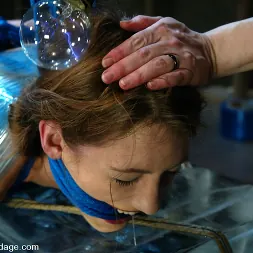 Charlotte Brooke en 'Kink' Charlotte Brooke (Miniatura 7)