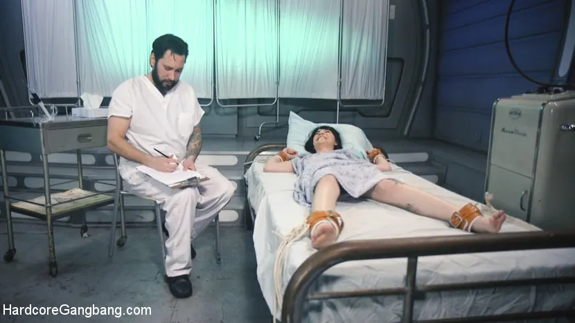 Kink 'Psycho Bitch Gangbang' starring Charlotte Sartre (Photo 2)