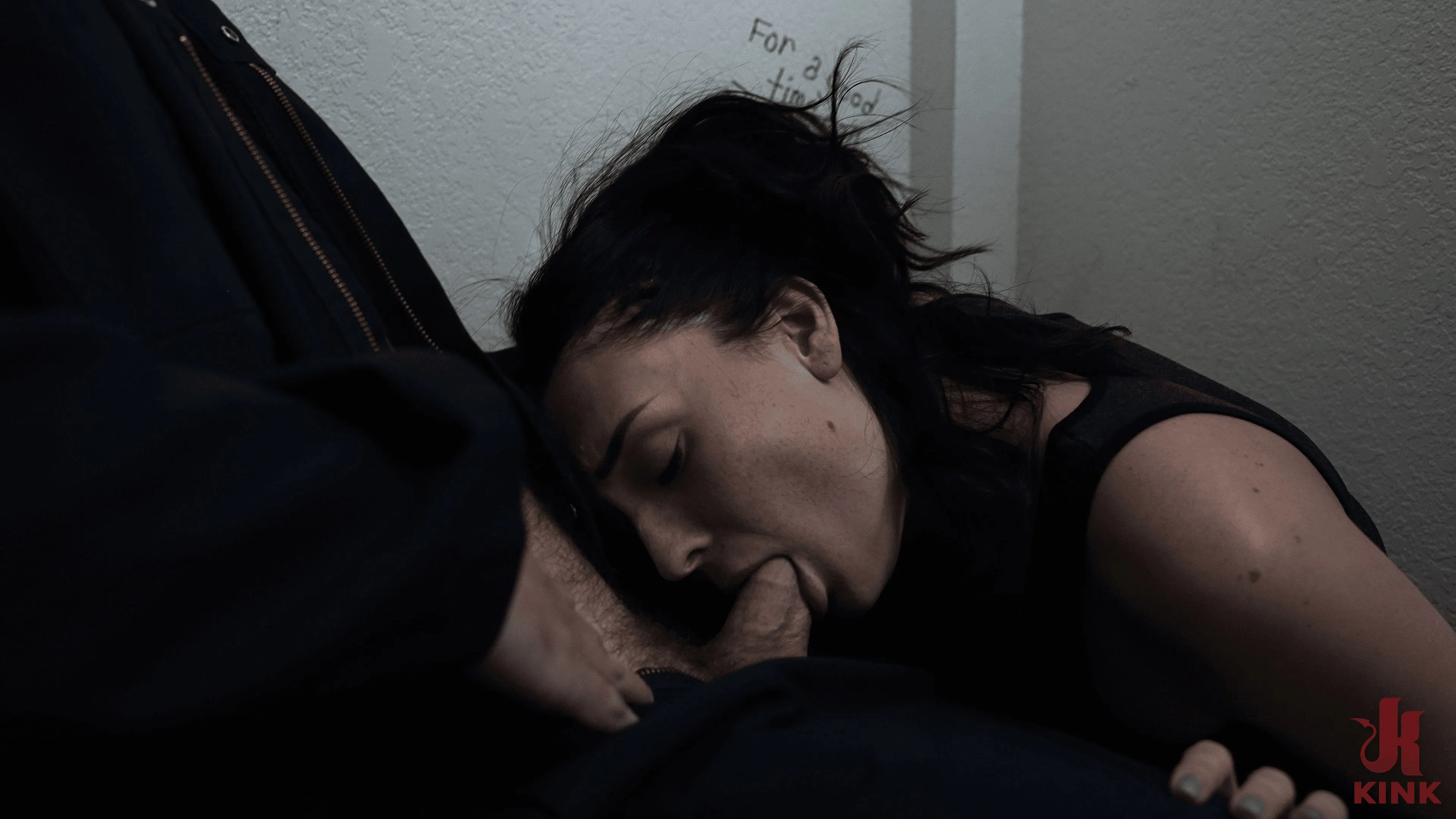 Kink '間違った時間に間違った場所:シャーロット罪とクリスチャンワイルド' 主演 Charlotte Sins (写真 5)