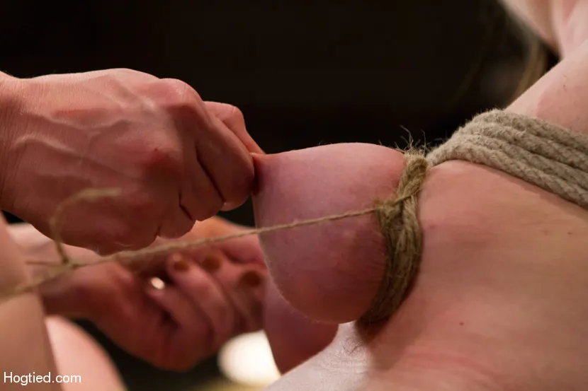 Charlotte Vale に '- Girl Next Door Overwhelmed with Orgasms' from 'Kink' (写真 13) Kink '- Girl Next Door Overwhelmed with Orgasms' 主演 Charlotte Vale (写真 13)