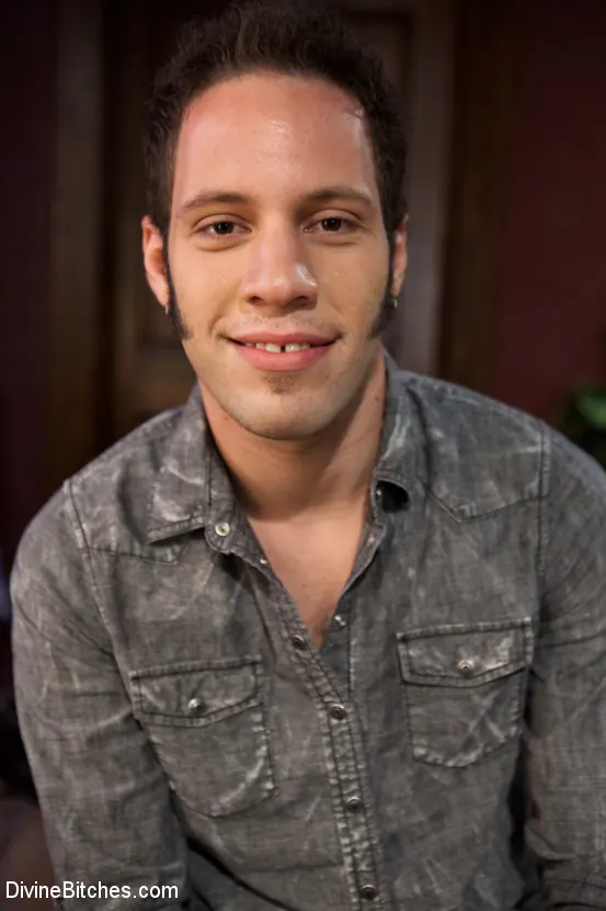 Chastity Lynn en 'La princesa cornuda Brat con Chastity Lynn' from 'Kink' (foto 7) Kink 'La princesa cornuda Brat con Chastity Lynn' protagonizando Chastity Lynn (foto 7)