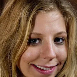 Chastity Lynn en 'Kink' Run Through Her Paces! (Miniatura 6)