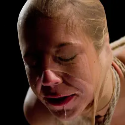 Chastity Lynn en 'Kink' Run Through Her Paces! (Miniatura 24)