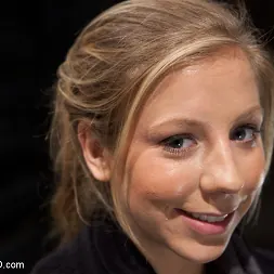 Chastity Lynn en Entrenamiento de esclava de Chastity Lynn Día 1: Encontrar su propósito (foto 10) Chastity Lynn en 'Kink' Entrenamiento de esclava de Chastity Lynn Día 1: Encontrar su propósito (Miniatura 10)