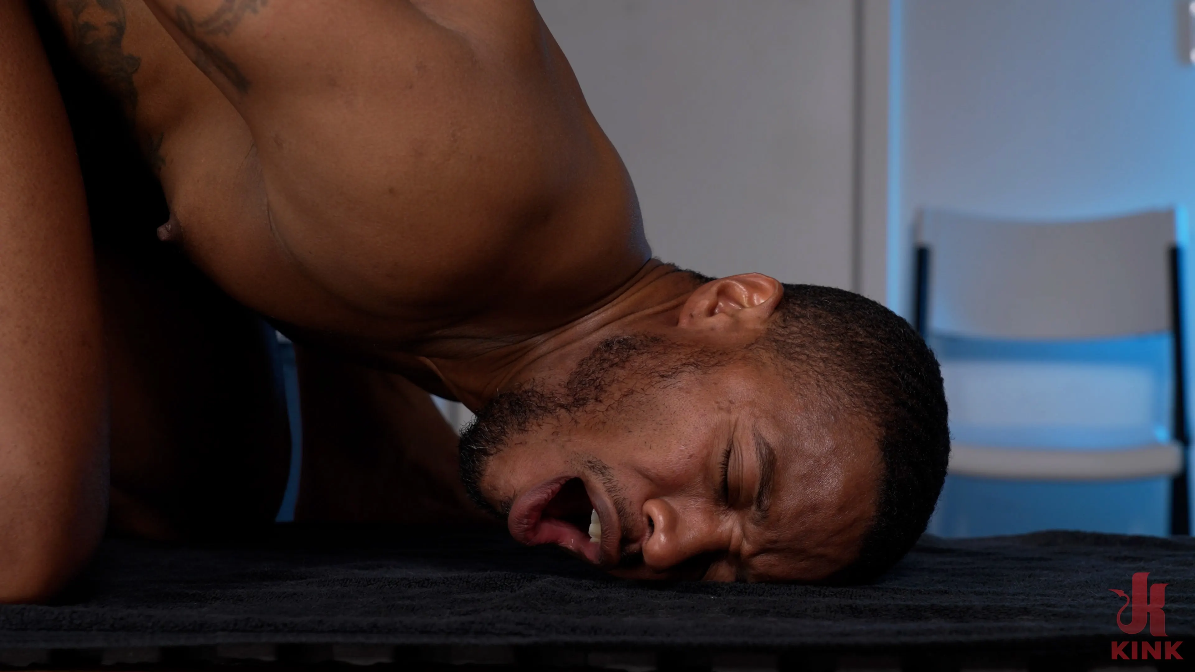 Kink '手袋を脱いでください!' 主演 Cherry Mavrik (写真 9)