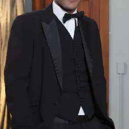 Cherry Torn en 'Kink' Cherry Torn: la esclava sexual alfa regresa para entrenar a un novato anal (Miniatura 4)